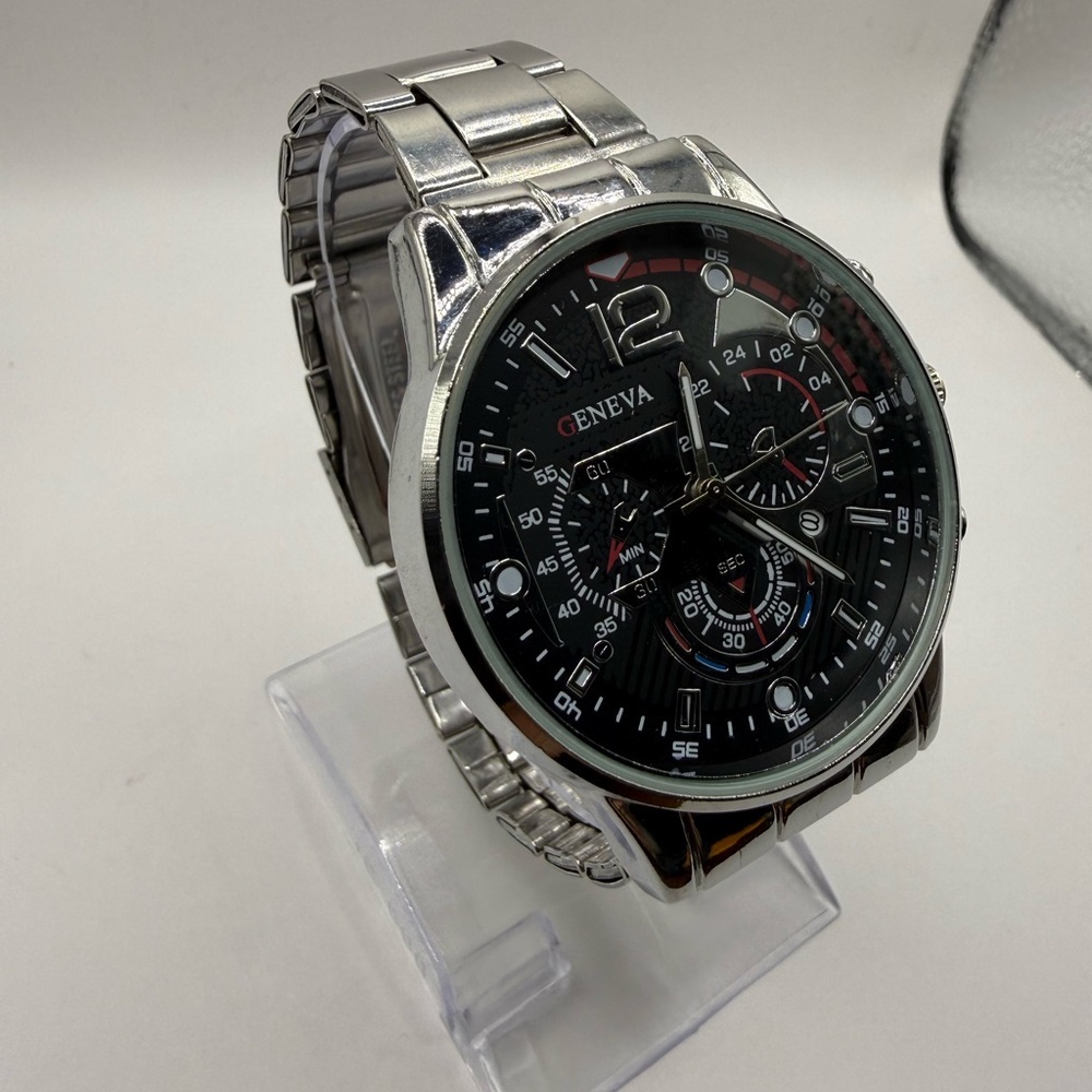 Geneva Silver Band Chronograph Dial 42mm Men's Quartz Watch (New Battery)